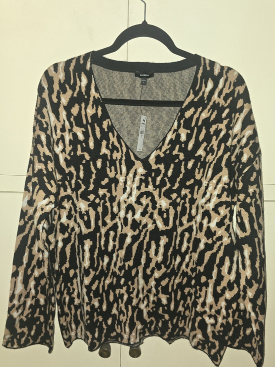 Express Sweaters - Express Women's Animal Print V-Neck Sweater - Black & Tan